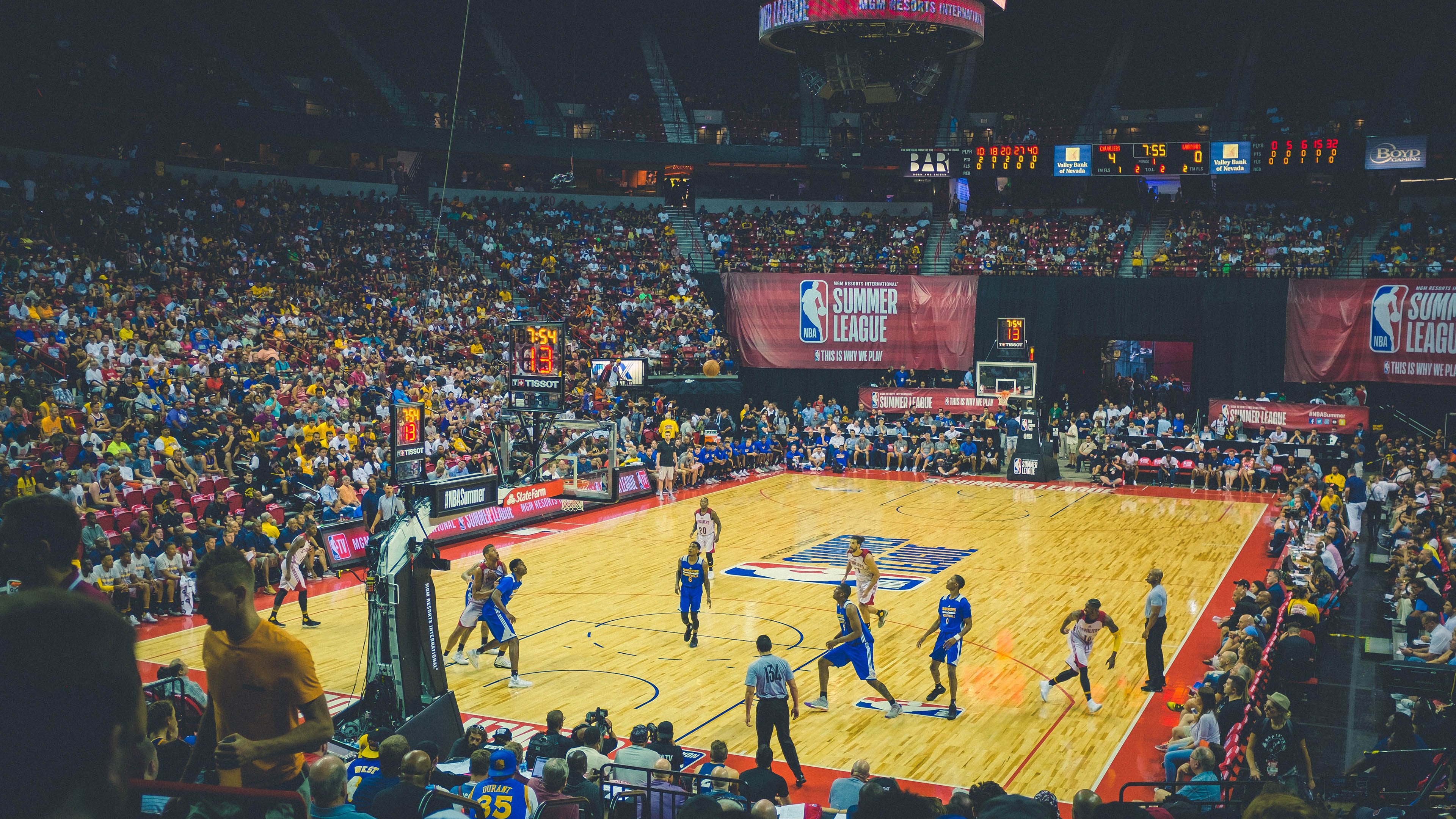 绿茵场上的亚洲风暴，韩国队完胜葡萄牙，王皓刷新纪录的双重奏